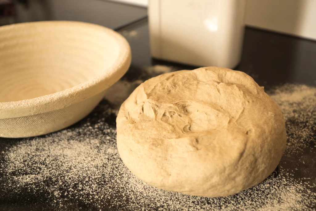 Schnelles Mischbrot aus dem Bräter
