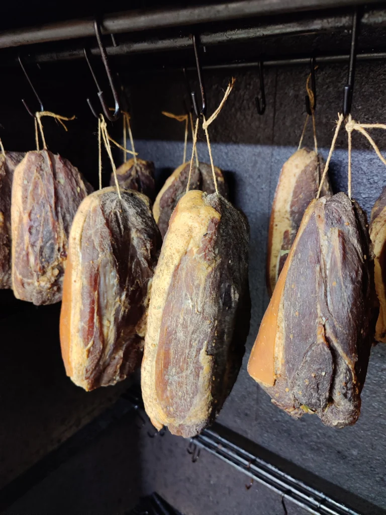 Speck im Räucherofen